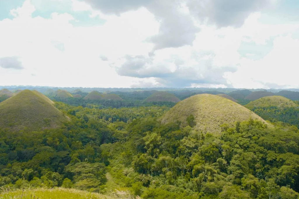 ALT="chocolate hills bohol island"