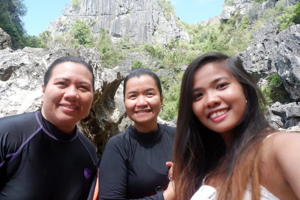 ALT="why you should not travel alone best experience"