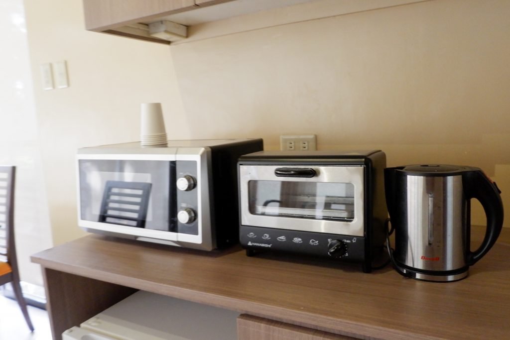 ALT="ovens that can be used inside shalom hotel"