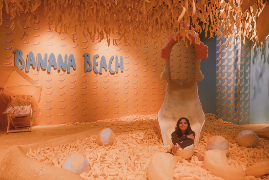 ALT="banana beach room at the dessert museum"