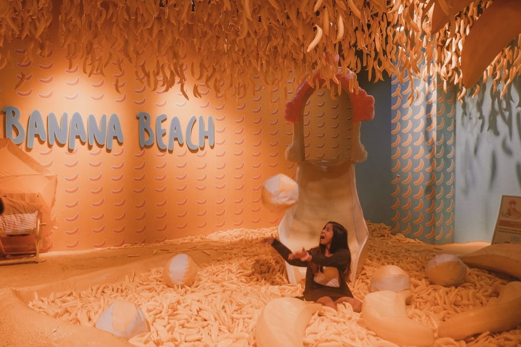 ALT="the dessert museum and the happy banana beach"