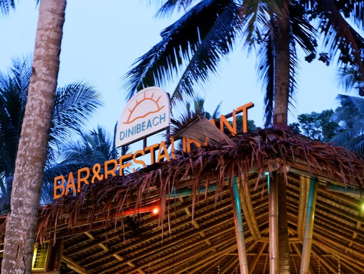 best front beach bar and restaurant in boracay