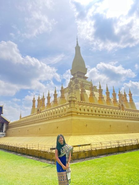 pha that luang temple laos