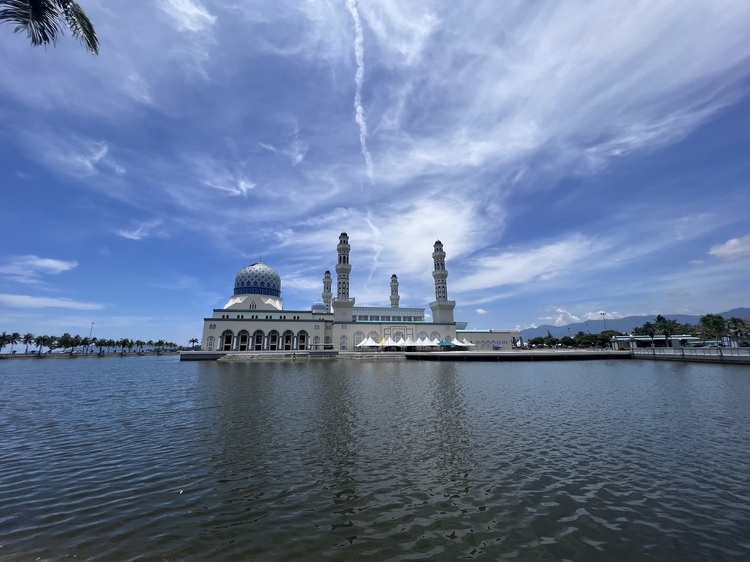 the floating mosque kota kinabalu sabah