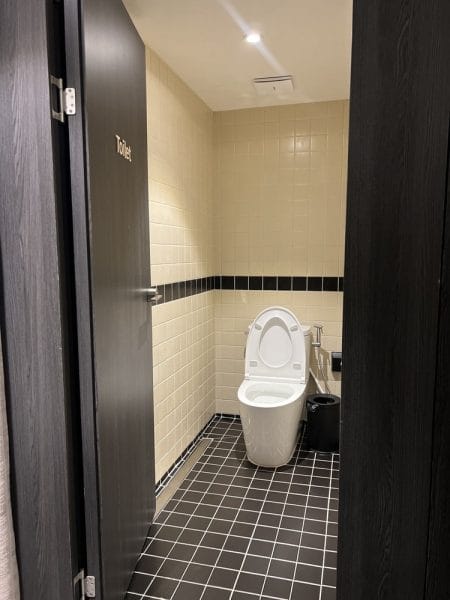 deokseong minbak rest room